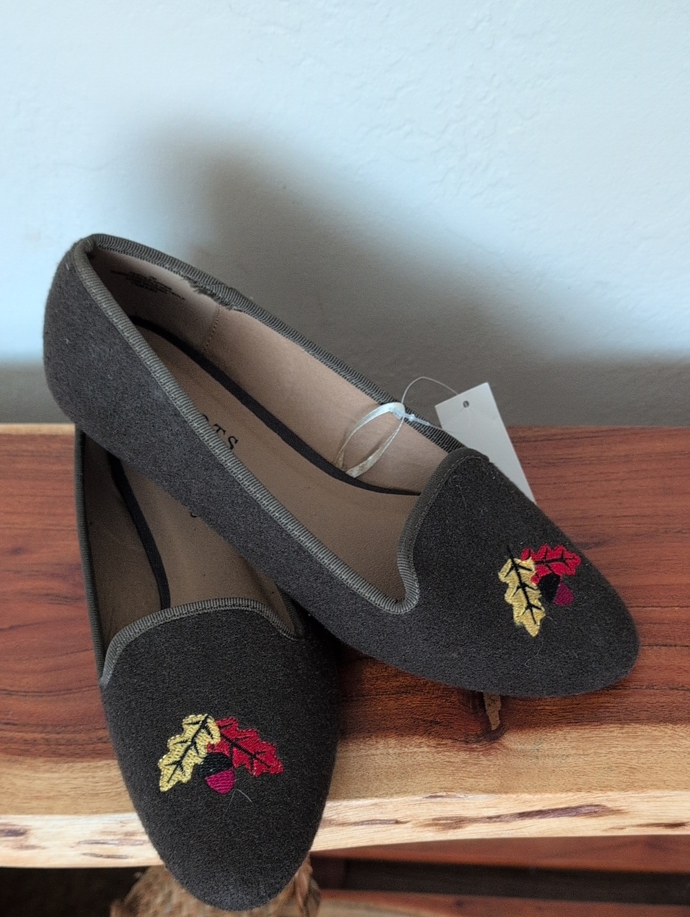 NWT Talbots Olive Embroidered SlipOn Loafers with Red & Gold Fall Leaf Accents 7